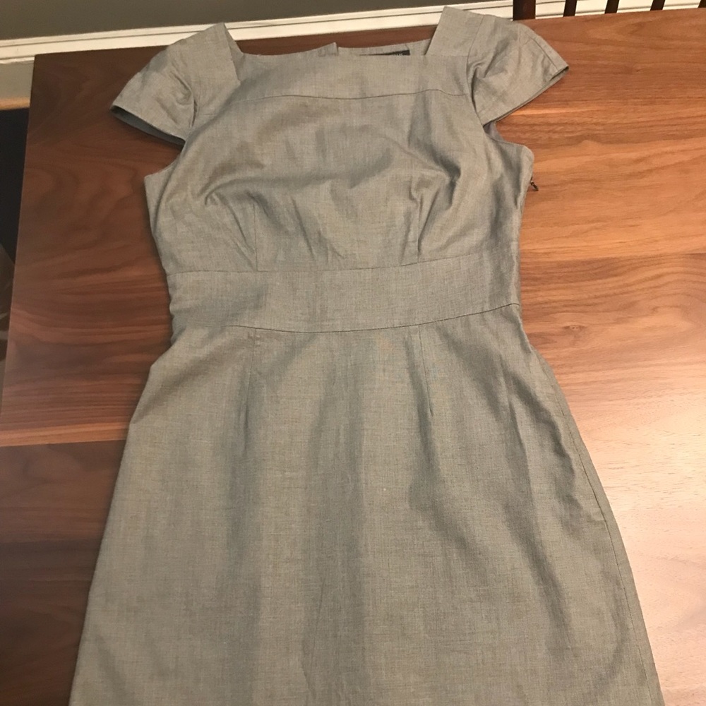 Grey Banana Republic cap sleeve dress, sz 4P.